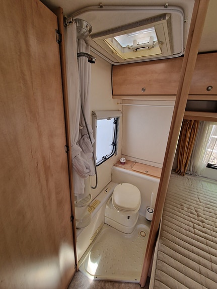 Kip Greyline Special 50 TBD – fast säng, solpaneler och vinteranpassad 5 of 20
