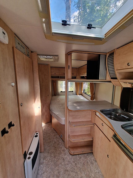 Kip Greyline Special 50 TBD – fast säng, solpaneler och vinteranpassad 13 of 20