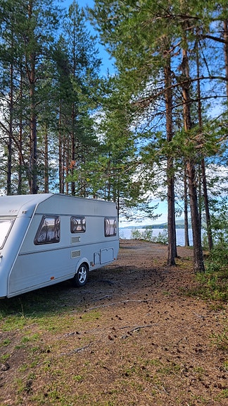 Kip Greyline Special 50 TBD – fast säng, solpaneler och vinteranpassad 18 of 20