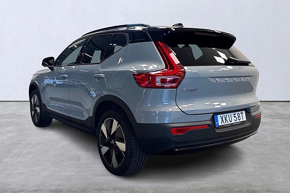 Volvo EX40 4 of 5