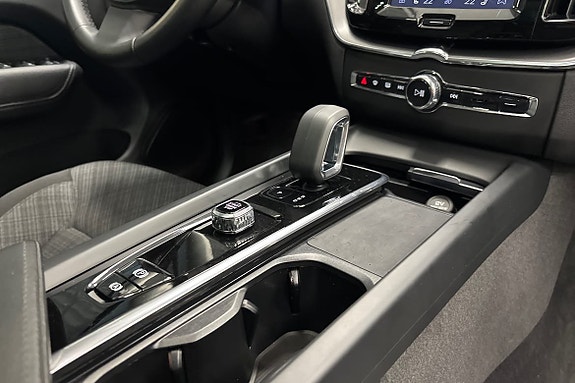 Volvo XC60 16 of 23