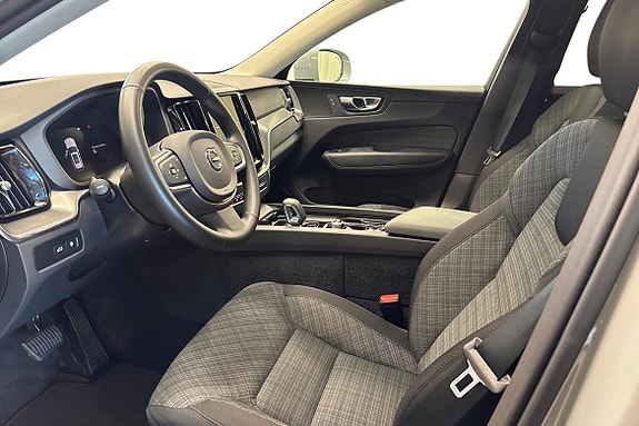 Volvo XC60 8 of 23