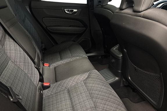 Volvo XC60 11 of 23