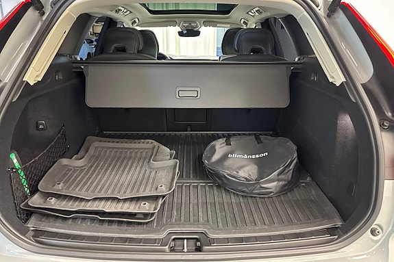 Volvo XC60 13 of 23