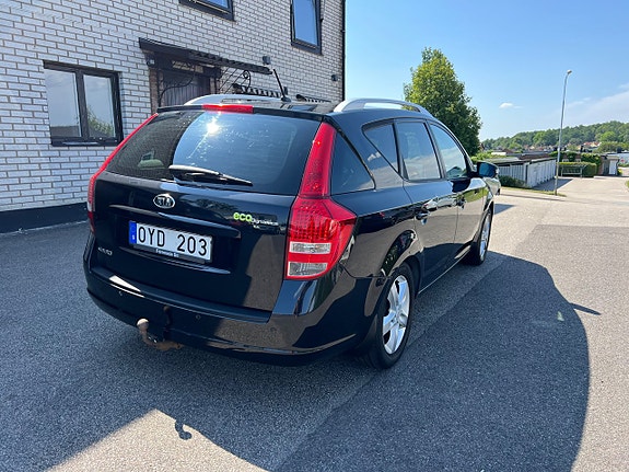 Kia Ceed 10 of 17