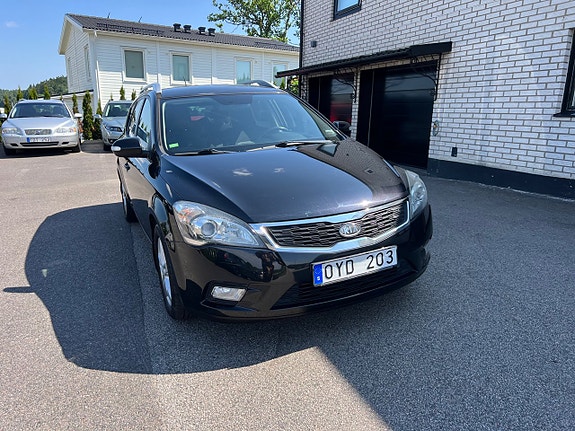 Kia Ceed 2 of 5