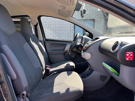 Peugeot 107 16 of 17