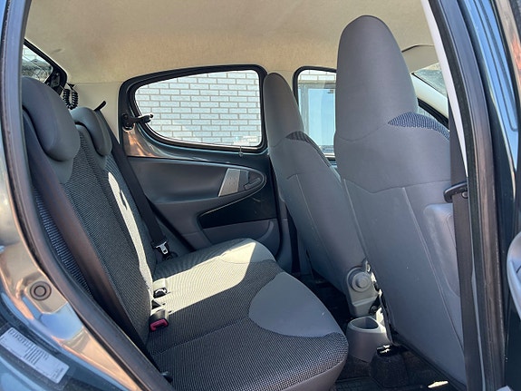 Peugeot 107 15 of 17