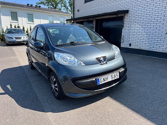 Peugeot 107 2 of 5