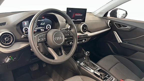 Audi Q2 7 of 17