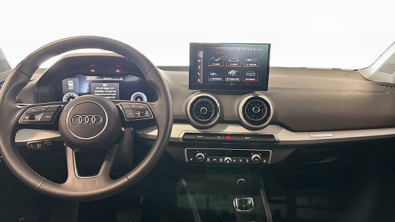 Audi Q2 10 of 17