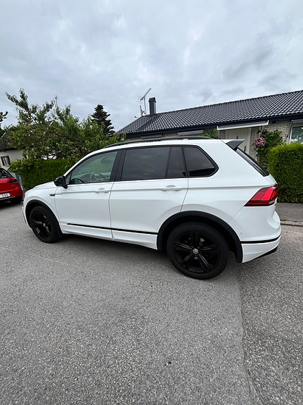 Volkswagen Tiguan 2 of 12