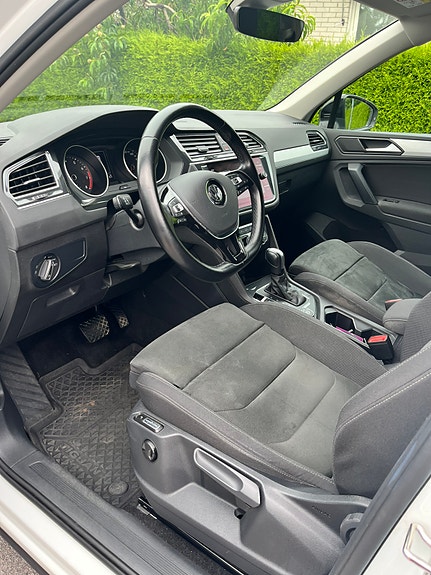 Volkswagen Tiguan 9 of 12
