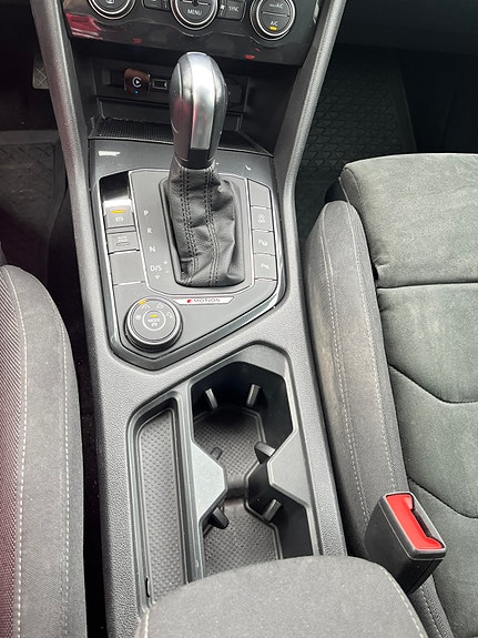 Volkswagen Tiguan 8 of 12