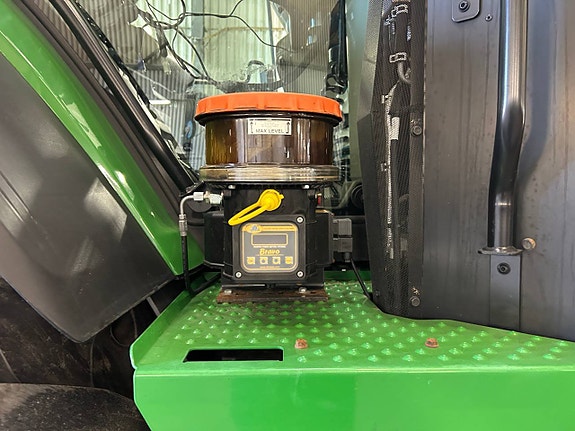 John Deere 8R 370 6 of 7