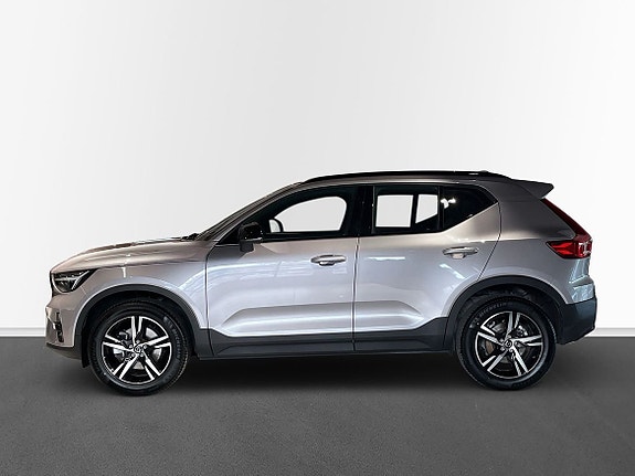 Volvo XC40 3 of 5
