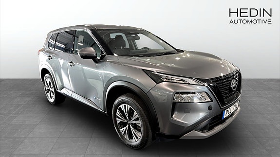 Nissan X-Trail 2 of 5