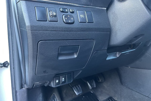 Toyota Avensis 20 of 20