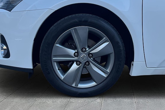 Toyota Avensis 16 of 20