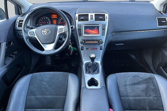 Toyota Avensis 8 of 20