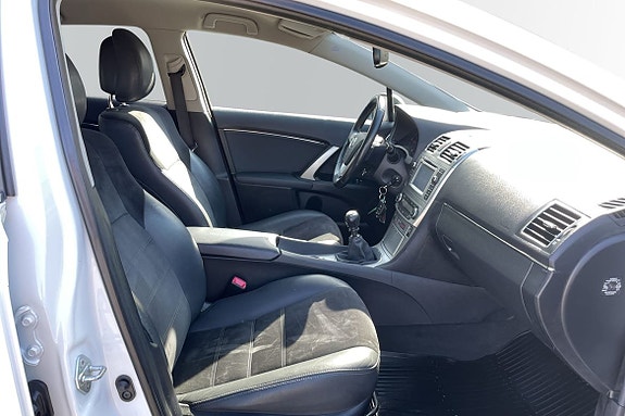 Toyota Avensis 7 of 22