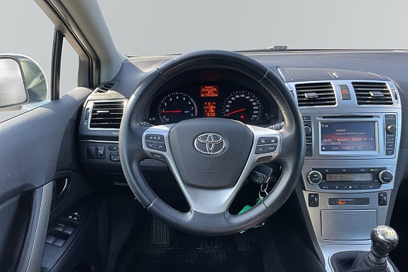 Toyota Avensis 10 of 22