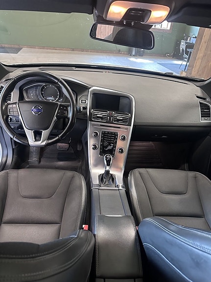 Volvo XC60 6 of 9