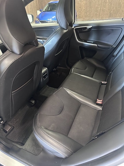 Volvo XC60 8 of 9