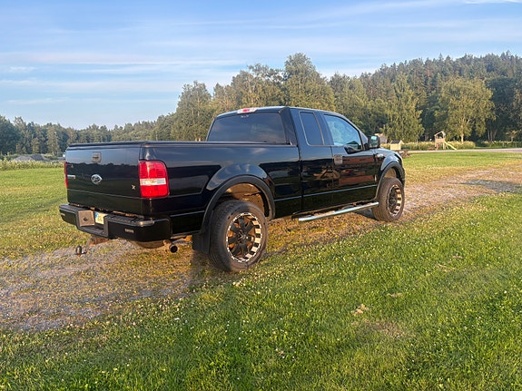 Ford F-150 3 of 5