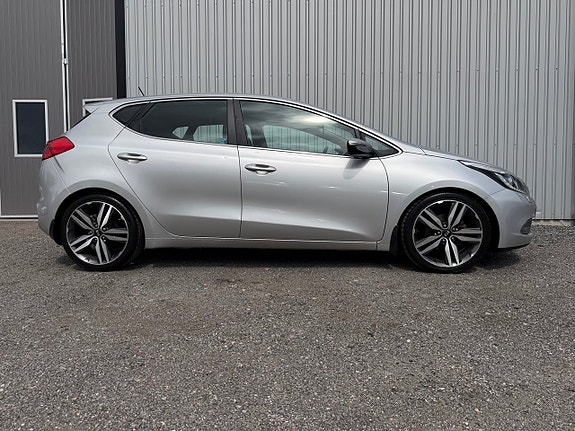 Kia Ceed 2 of 15