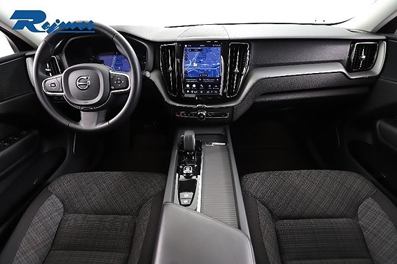 Volvo XC60 2 of 30
