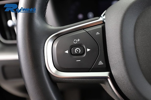 Volvo XC60 12 of 30