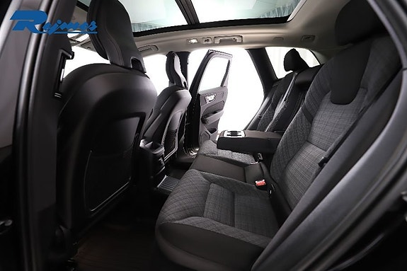 Volvo XC60 7 of 30