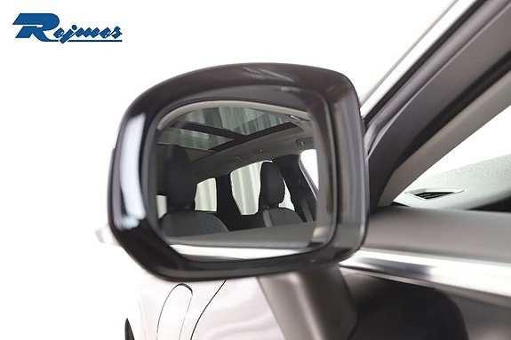 Volvo XC60 15 of 30