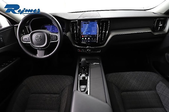 Volvo XC60 2 of 30