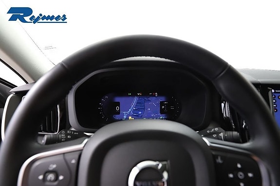 Volvo XC60 10 of 30