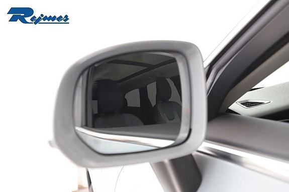 Volvo XC60 15 of 30