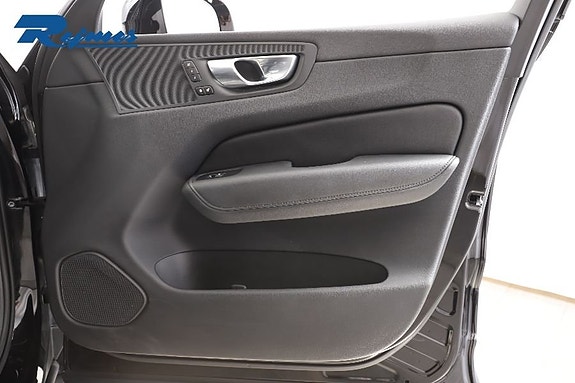 Volvo XC60 12 of 30