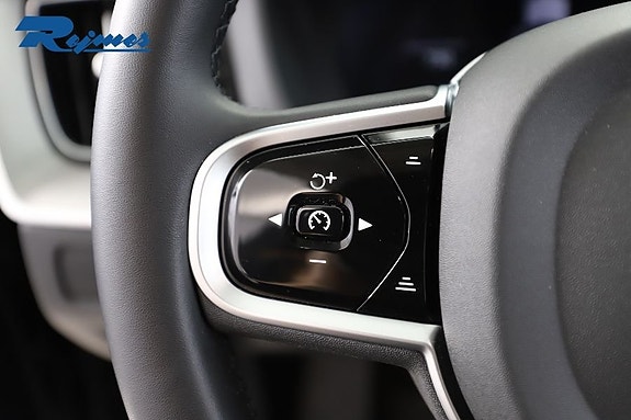 Volvo XC60 24 of 30