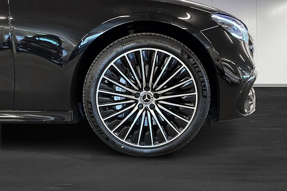 Mercedes-Benz E300 e 12 of 23