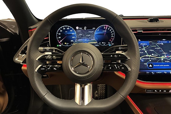 Mercedes-Benz E300 e 14 of 23
