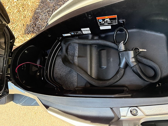Honda ADV350 6 of 8