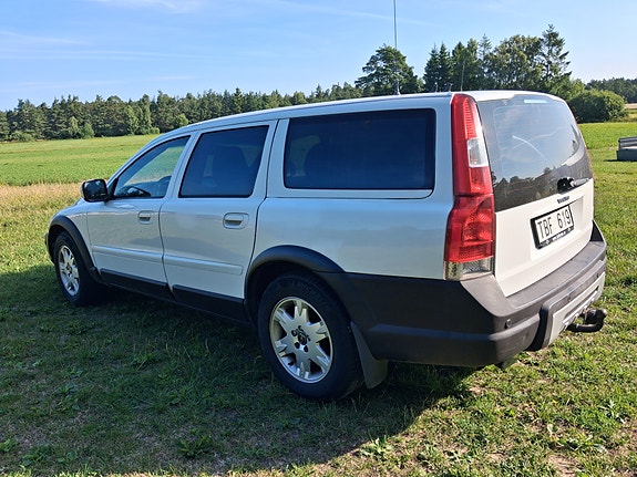 Volvo XC70 2 of 5