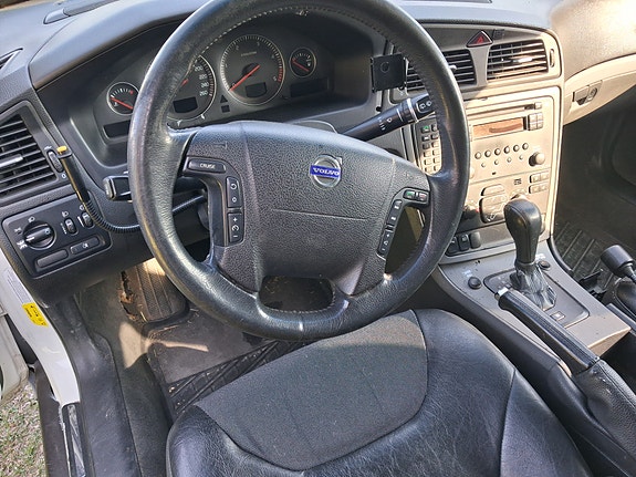Volvo XC70 4 of 5
