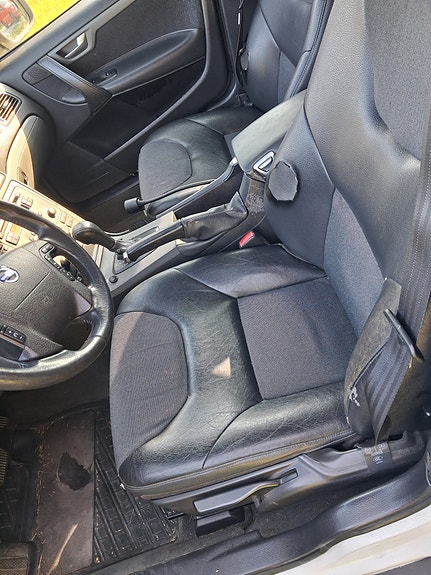 Volvo XC70 3 of 5