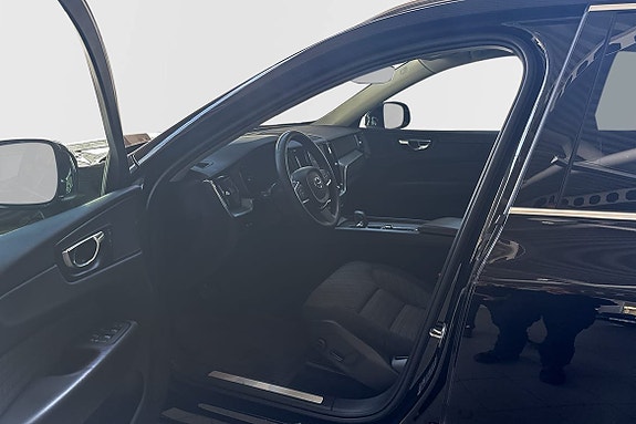 Volvo XC60 4 of 5