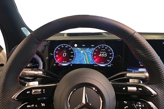 Mercedes-Benz GLB350 6 of 18