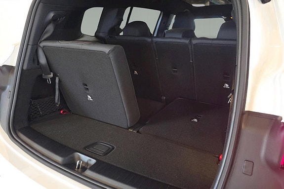 Mercedes-Benz GLB350 16 of 18