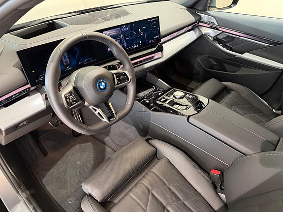 BMW 530e 4 of 9
