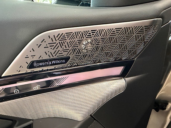 BMW 530e 5 of 9